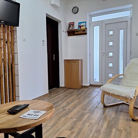 Dora Appartement Sremski Karlovci Buitenkant foto