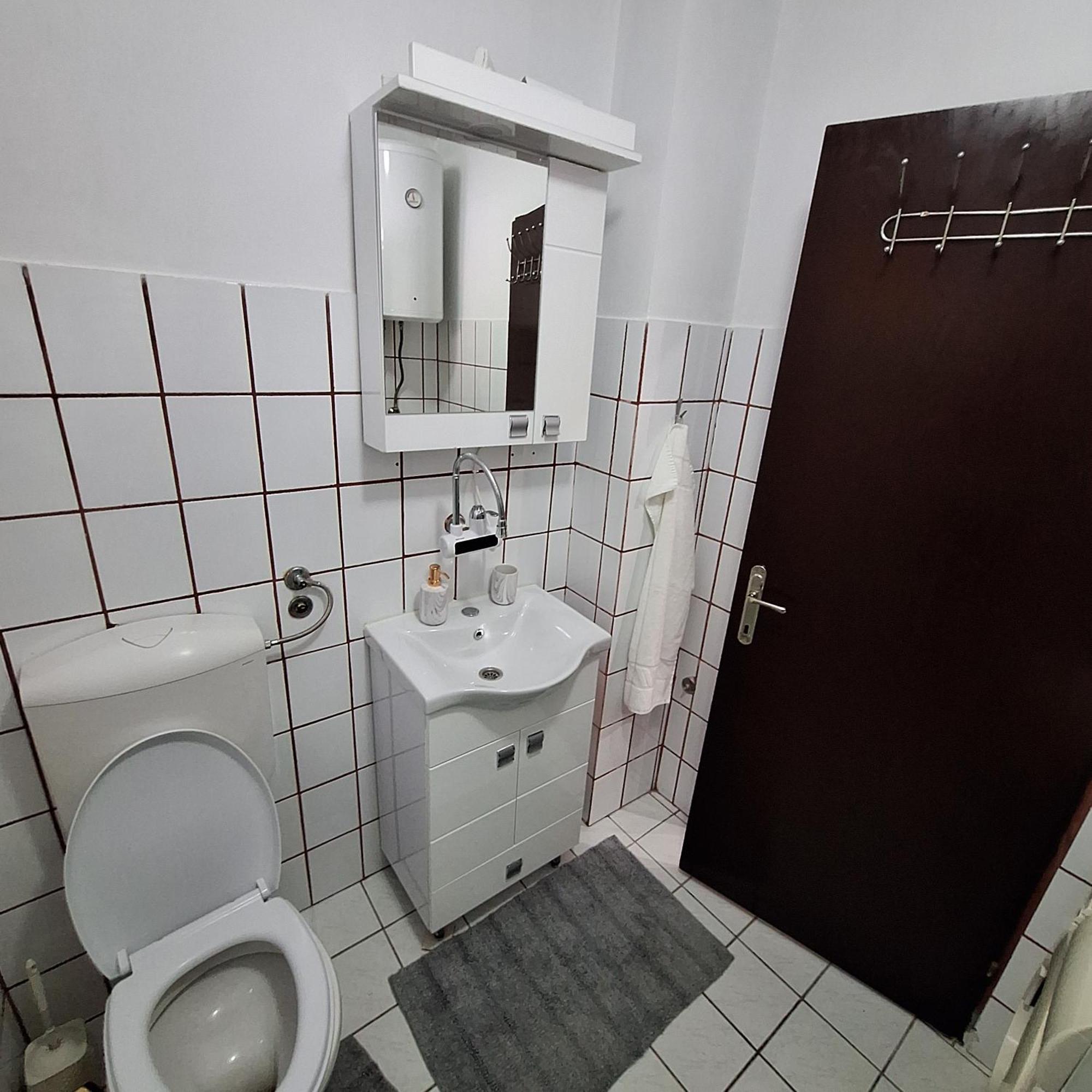 Dora Appartement Sremski Karlovci Buitenkant foto